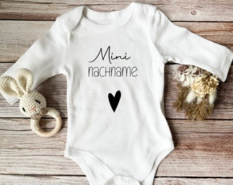 Baby / baby body / personalized / gift / birth / birthday / with motif / name / body with desired text / announce pregnancy