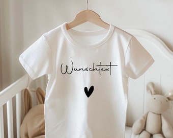 Baby / Baby Tshirt / Personalisiert / Geschenk / Geburt / Geburtstag / mit Motiv / Name / Tshirt mit Wunschtext / Schwangerschaft /Verkünden