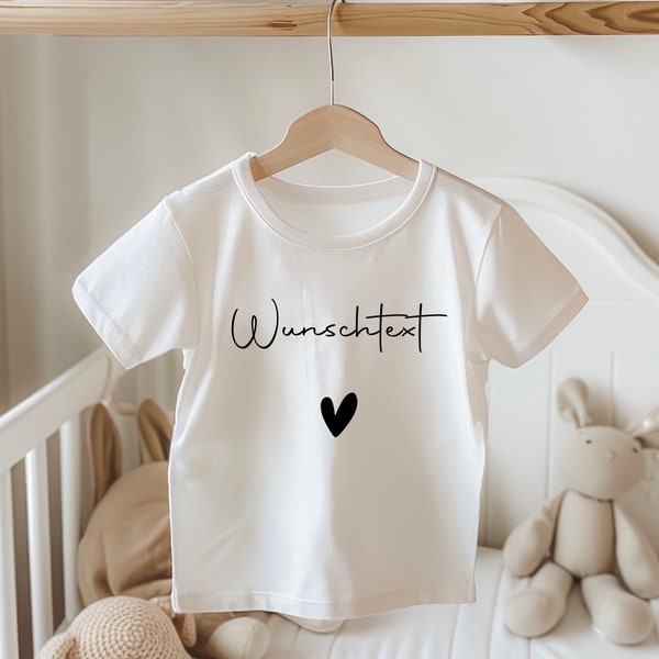 Baby / Baby Tshirt / Personalisiert / Geschenk / Geburt / Geburtstag / mit Motiv / Name / Tshirt mit Wunschtext / Schwangerschaft /Verkünden