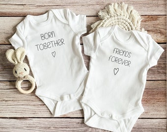 Baby / Baby Body / Personalisiert / Geschenk / Geburt / Geburtstag / mit Motiv / Name / Body Zwillinge / Schwangerschaft / Besties