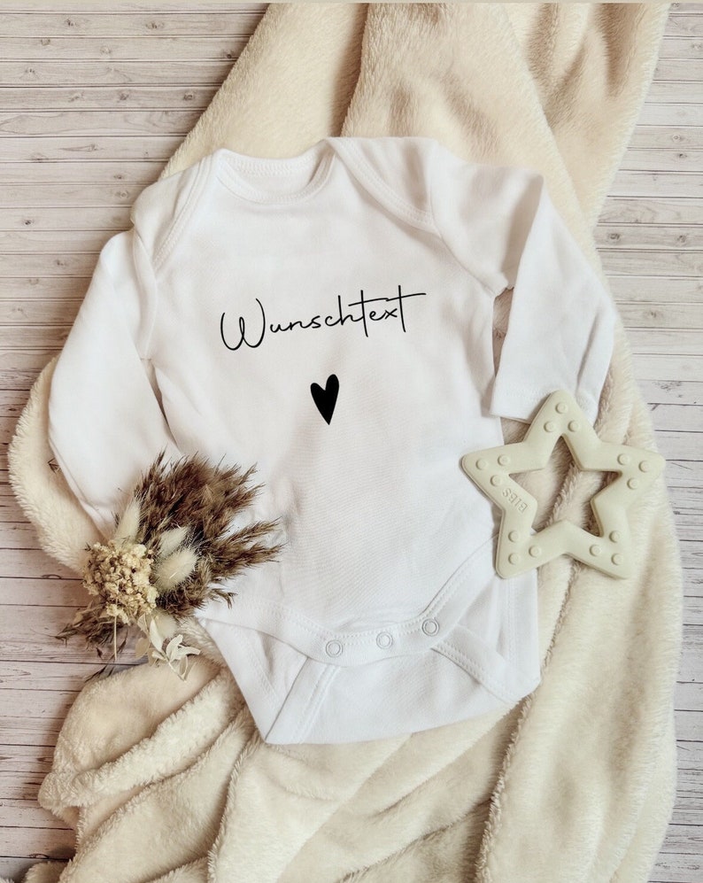 Baby / Baby Body / Personalisiert / Geschenk / Geburt / Geburtstag / mit Motiv / Name / Body mit Wunschtext / Schwangerschaft Bild 1