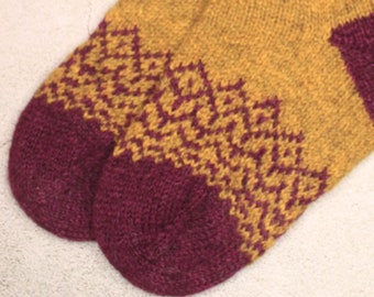 Knitting pattern: Just Ripe Socks - colorwork toe up socks with contrasting toe, German short row heel and picot cuff