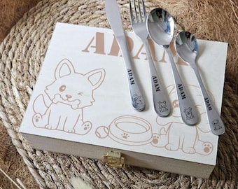 Children's cutlery box engraved with dogs