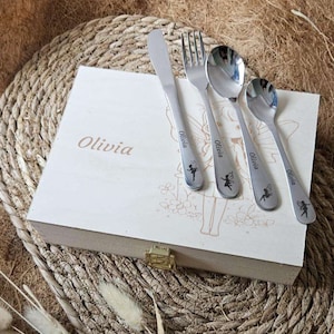 Cubiertos de hadas personalizados y su caja de madera