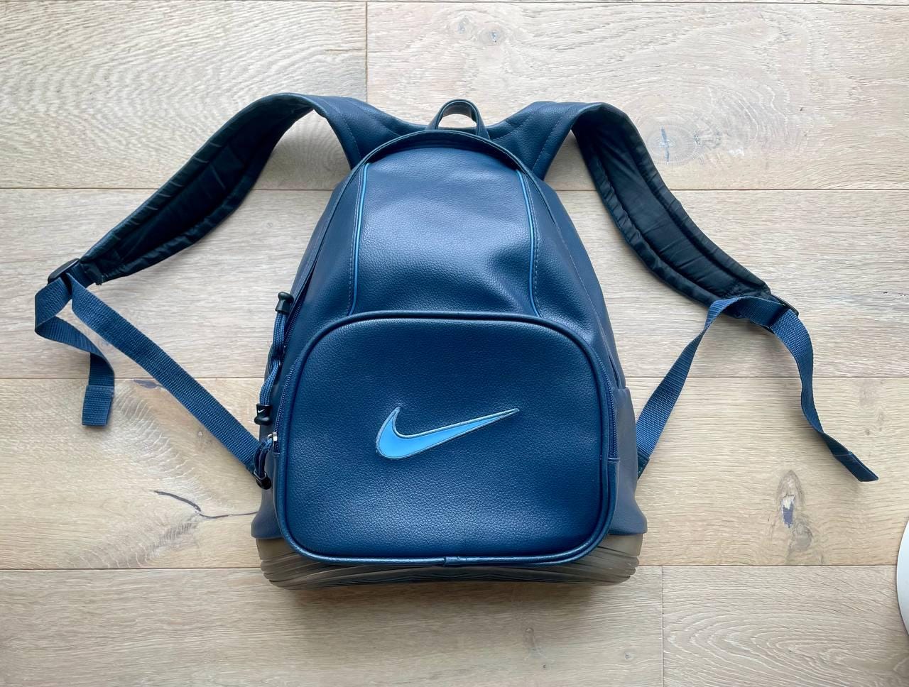 バッグ NIKE 90s 00s archive backpack y2k tech 90s Nike Backpack - Etsy