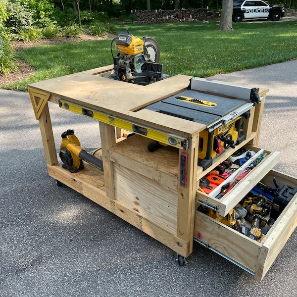 DIY Mobile Workbench