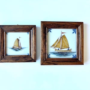 Due piastrelle vintage Makkum Tichelaar con navi fatte a mano