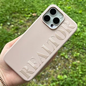 Coque iPhone personnalisée monochrome avec nom brillant en relief en silicone rouge Coque iphone personnalisée