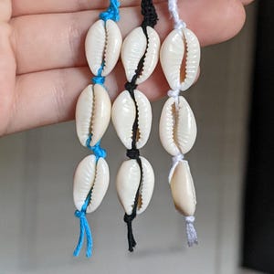 Portachiavi, portachiavi in conchiglia di ciprea, portachiavi da spiaggia, portachiavi costiero, portachiavi estivo, portachiavi con perline, portachiavi fatto a mano