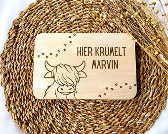 Frühstücksbrett personalisiert, Motiv Kuh,Holzbrett personalisiert,Geschenk Geburt, Brettchen Kinder,Hier krümmelt,Babyshower,mit Gravur