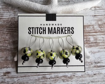 Handmade Beaded Stitch Markers for Knitting, Stitchmarkers, Stitch Holders, Knitting and Crochet Notions, Set of 5, Black and Light Green