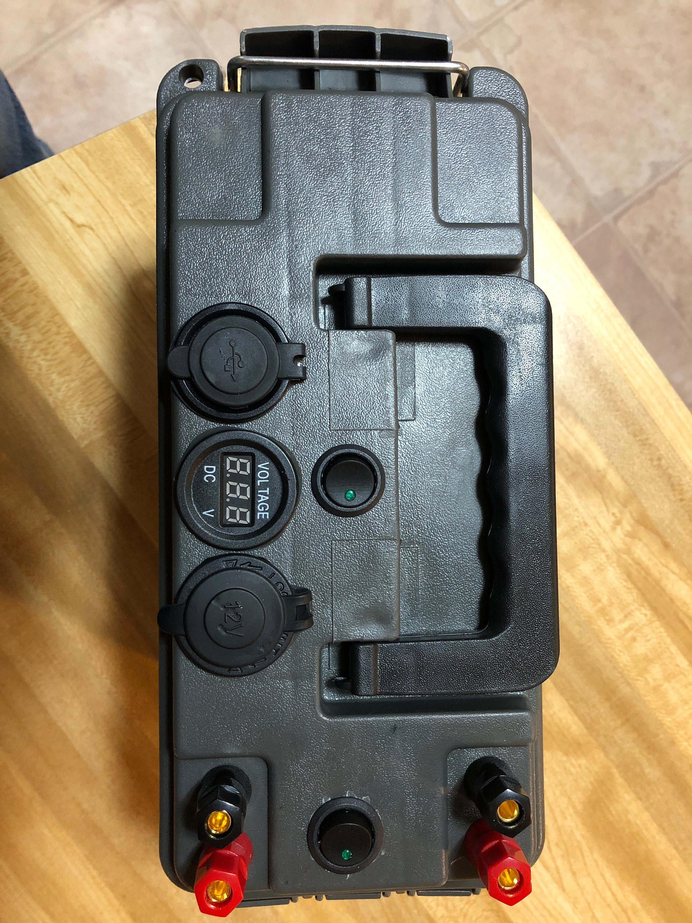 12 Volt POWER BOX With Lights USB Charger Binding Posts for Ice Fishing