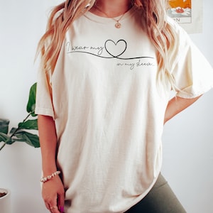 Personalized Mom T Shirt With Kids Names, I Wear My Heart On My Sleeve, Gift from Kids, Mother&#39;s Day Gift, Personal Custom Birthday Present
