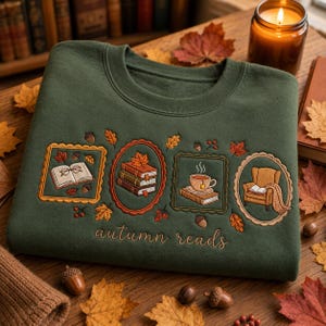 Broderad höstboktröja, mysig läsargåva, rolig boklig rund hals, mysig hösthöstgåva, Thanksgiving-tröja