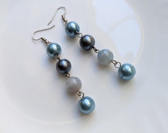 Grey-blue earrings with agate