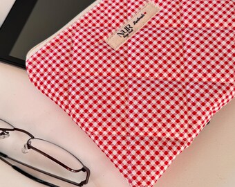 Red Gingham Kindle Sleeve – Quilted Cover for Paperwhite & Oasis – Handmade Bookish Gift – Personalized E-Reader Case