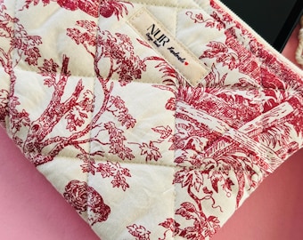 Personalized Handmade Kindle Sleeve - A Cozy and Thoughtful Gift for Book Lovers, Perfect for Valentine’s Day or Any Special Occasion