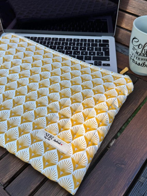 Goldene handgefertigte gesteppte Laptoptasche mit stilvollem Muschelmuster,MacBook Hülle,Ästhetische iPad Tasche,Perfektes Geschenk für Sie