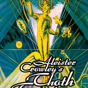 Op de afbeelding: Een boekomslag getiteld Aleister Crowley's Thoth Tarot A Complete Practical Guide door Taromira Estelle. Het kunstwerk toont een centrale gouden figuur tegen een blauwgroene achtergrond met geometrische lijnen, zwevende objecten en een gevleugeld embleem.