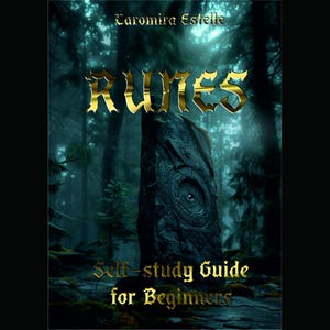 Puede incluir: Portada de libro con el título "RUNES" en letras doradas. El nombre del autor, Caromira Estelle, está en la parte superior. El libro es una guía de autoestudio para principiantes, con un fondo de bosque oscuro y una talla de piedra.