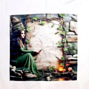 Altar cloth Green Witch for Tarot cards, 26 inches heavy satin Tablecloth, Tarot Reading Cloth, divination tools, mat Tarot and Runes