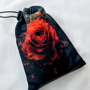 Etui na karty tarota ROSE, satynowe etui na karty tarota, woreczek ze ściągaczem, woreczek czarownicy, narzędzia ołtarzowe, woreczek na talię wyroczni, woreczek na karty tarota, prezenty tarota