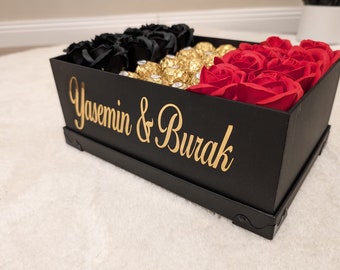 Personalisierte Rosenbox groß | Valentinstag, Luxus Schokolade & Rose Box Geschenk | Blumenbox | Muttertag | Jahrestag |