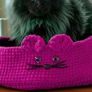 Crochet Cat bed pattern-Cat and Mouse bed-sleeps in a Mouse-two sizes 20 inch or 31 inch-skill level easy.