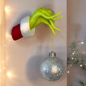 Christmas Hand Wall Decor | Key & Ornament Holder