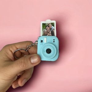 Mini cámara con llavero con tu propia foto / Regalo único personalizable / Recuerdo perfecto para amantes de la fotografía / Accesorio funcional y elegante