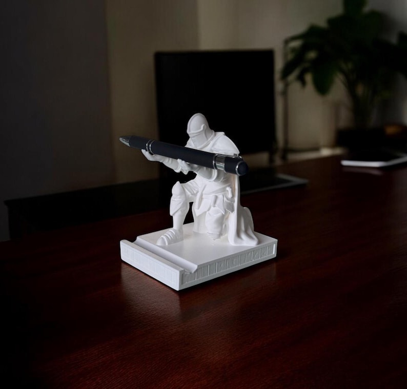 Portalápices de caballero, bolígrafo grabado personalizado, decoración de escritorio para gamers Blanco