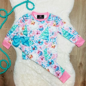 Christmas pj for girls, Christmas pajamas, Pink Santa pj, Pink Christmas , Girls outfits for Christmas, Parks Christmas Outfit,girls fashion