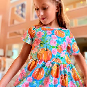 Girls&#39; Pink Pumpkin Dress: Fall Halloween Outfit with Bow