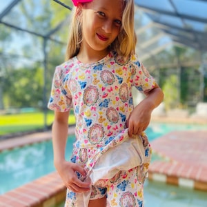 girls mouse crop, park crop top, vacation outfit, theme park outfit, mouse skirt, Girls skort, magic kingdom skort, theme park set, gift