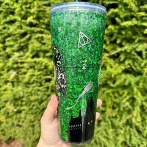 Vaso de globo de nieve verde y plateado inspirado en el mago imagen 4