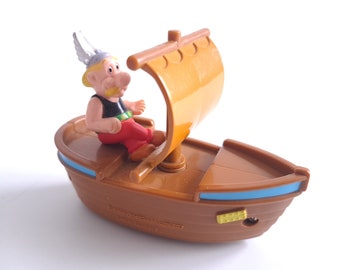 1994 Asterix in boat Happy Meal McDonalds, Vintage cartoon character, collectible toys, racing toy car