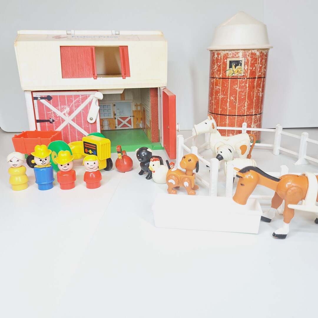 Fisher Price Family Play Complete Farm, Red Used, Animals, Figures ...