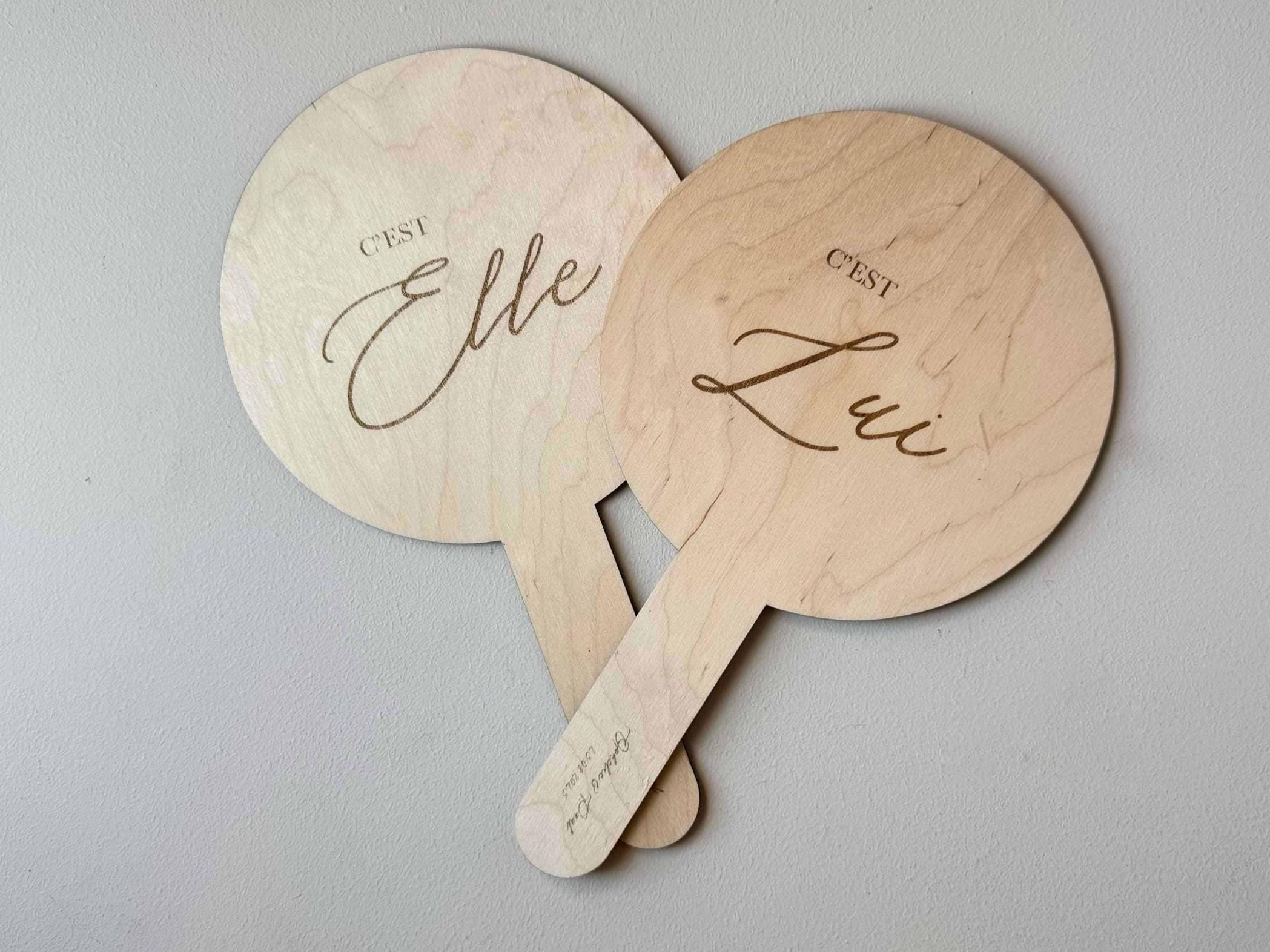 Panneau de Jeu Elle/Lui en Bois Personnalisé pour Mariage