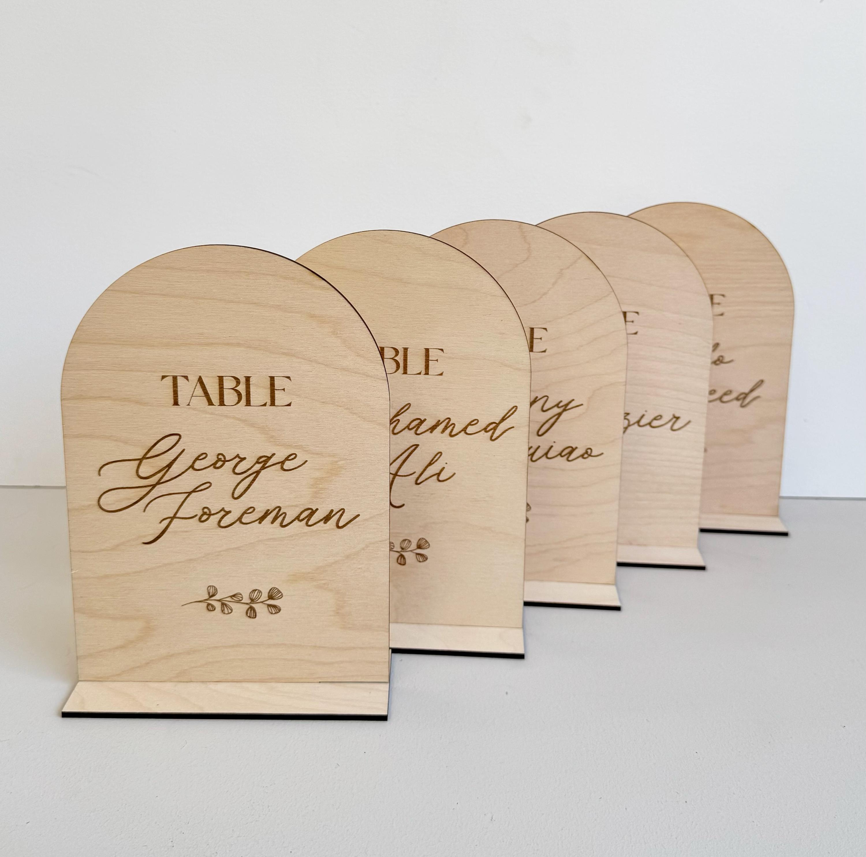 Numéro de table mariage en bois personnalisé – 15×20 cm
