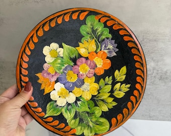 Vintage handgeschilderd bloemenvolkskunstbord | Zwart aardewerk wandbord