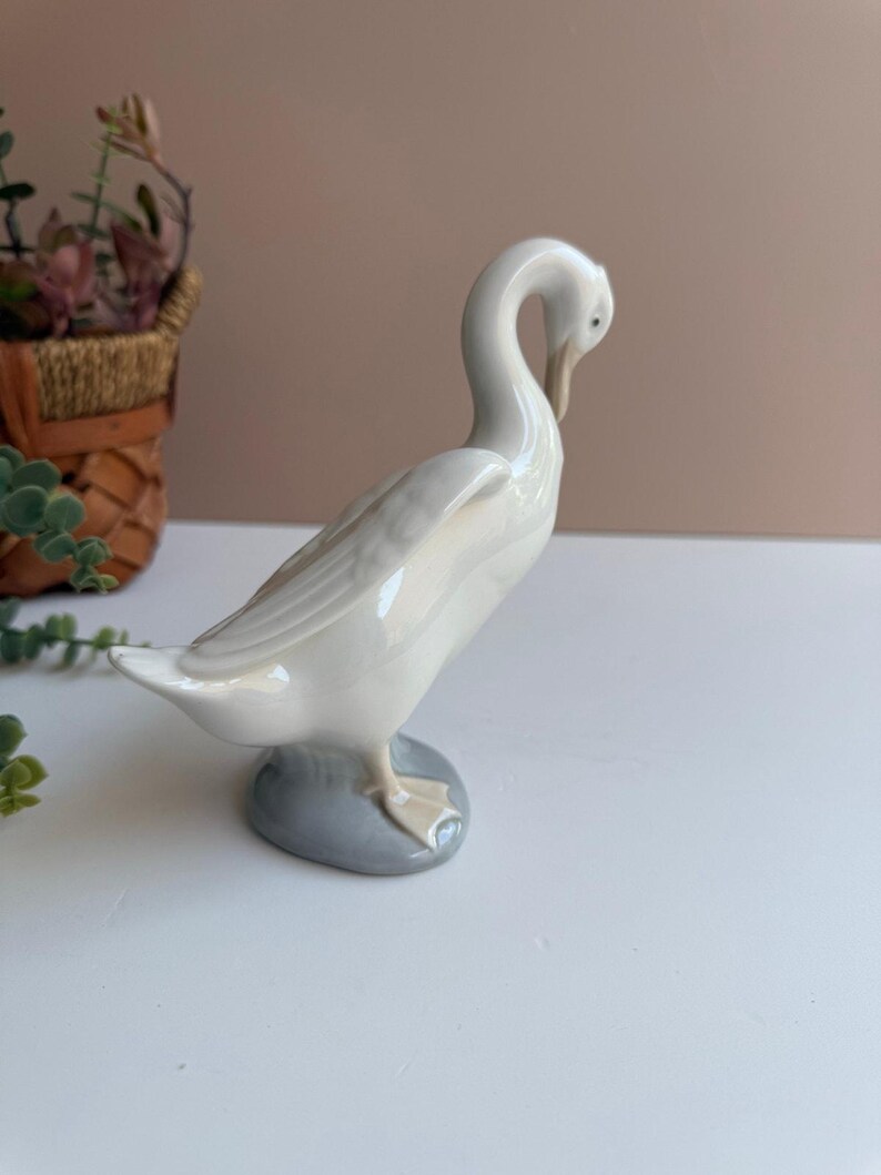 Vintage 1976 Nao by Lladro Goose Figurine | Spain Porcelain | Collectible Bird Statue image 3