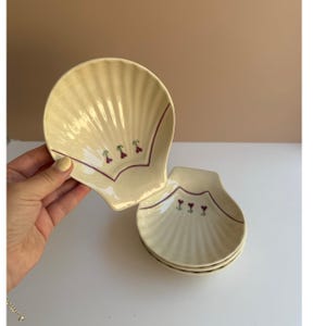 Hartstone Pottery Shell Plates | Set of 4 Seashell Dishes | Hand Painted Coastal Decor | Vintage Beach House | Appetizer Plates