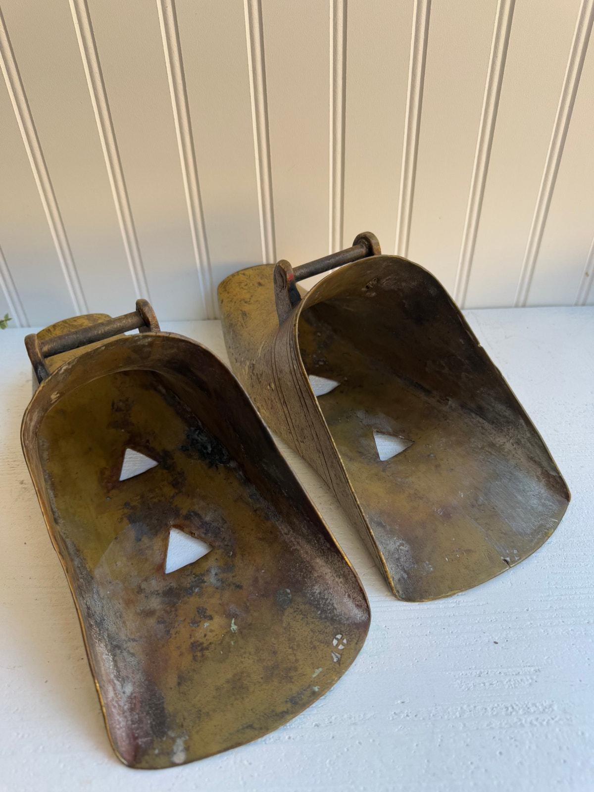 Paire d'étriers ca.1750 Mexicain connu à tort comme des étriers de