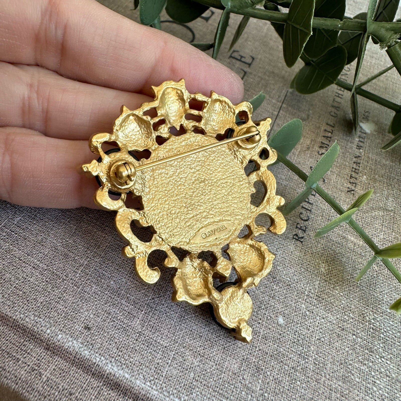 Vintage 1980s Avon Shield Brooch Pin | Lion Heart Design Bold Jewelry ...