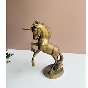 Vintage Einhorn Figur aus Messing | Aufziehendes Mythisches Pferd | Fantasy Wohn Dekor | Skurriles Geschenk