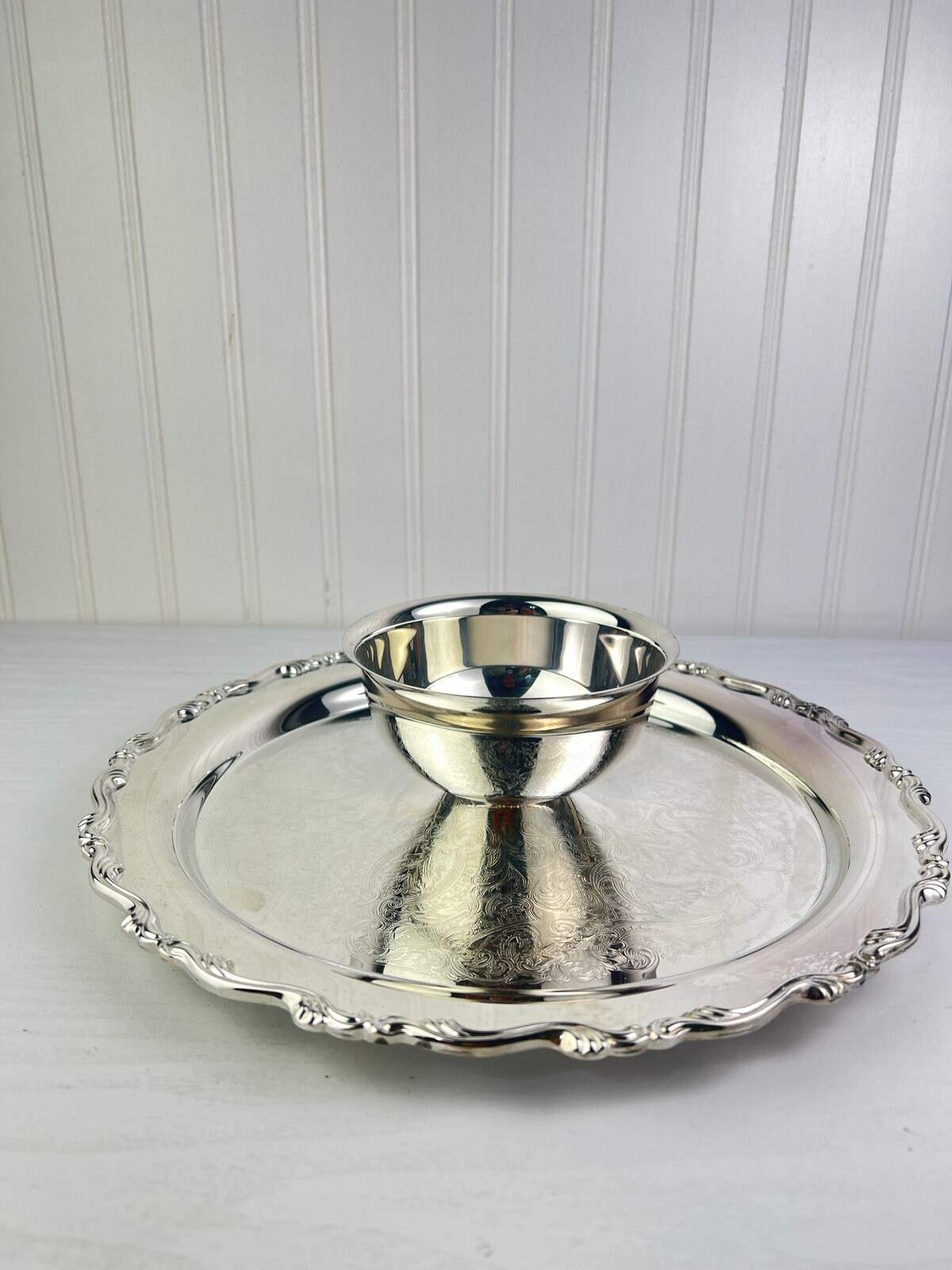 Vintage Oneida USA Silver Plated One Piece Chip & Dip