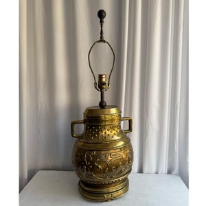 Vintage Brass Urn Lamp | Asian Inspired Table Light | Grand Millennial Decor | Chinoiserie Lamp | Hollywood Regency Lighting