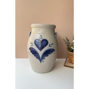 Vintage Rowe Pottery Works Ethan Allen 2 gallon saltglaserad churn | Hjärtmotiv | Rustik primitiv dekor