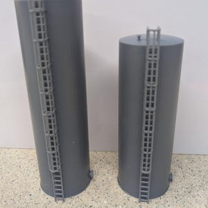 HO Scale 2 Industrial Tanks HO7005