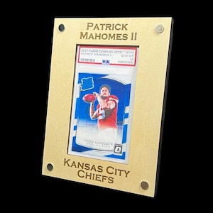 Présentoir iWoodMD personnalisé gravé pour cartes graduées PSA - 1 carte (Patrick Mahomes II Kansas City Chiefs) - montrez les PSA Mahmomes !!!